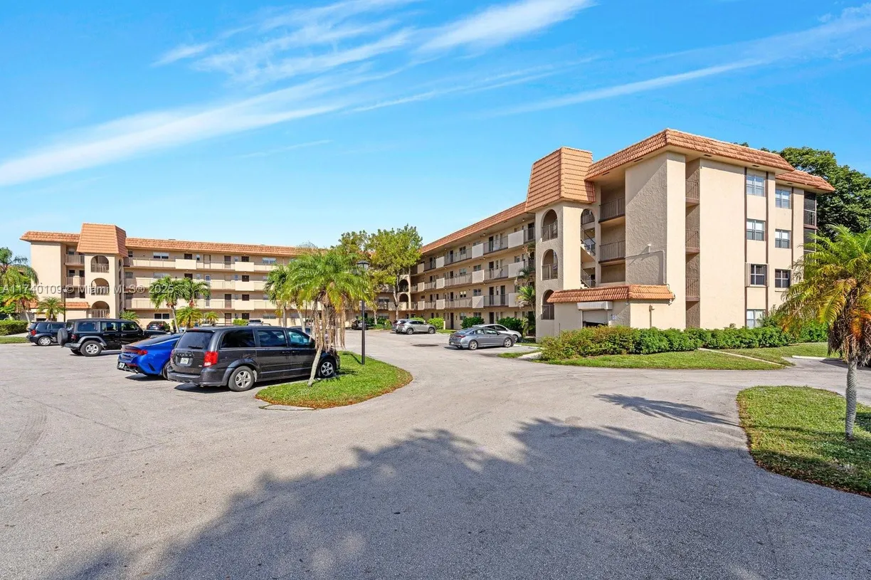 South Florida Real Estate | View 6061 N Falls Circle Dr, 101 | Listing