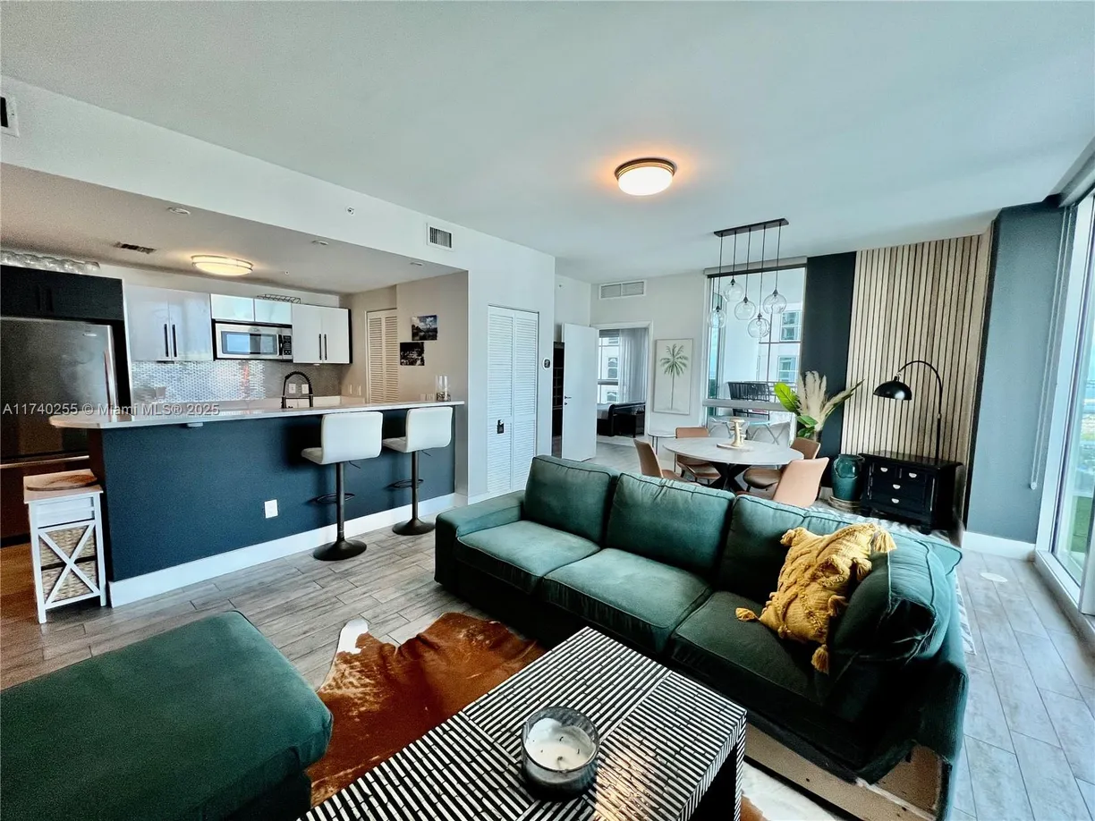 South Florida Real Estate | View 300 S Biscayne Blvd, 2016 | 2 Beds, 2 Baths