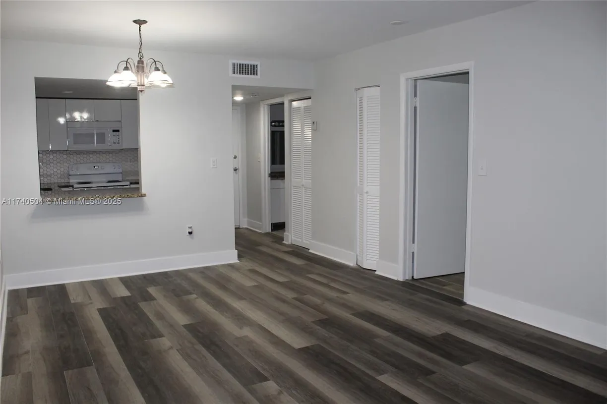 South Florida Real Estate | View 995 SW 84th Ave, 206 | 1 Bed, 1 Bath