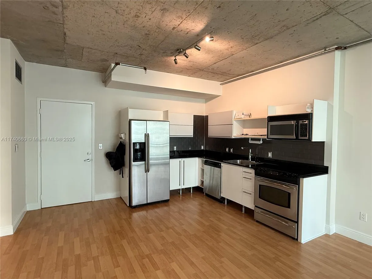 South Florida Real Estate | View 690 SW 1st Ct, 2726 | 1 Bed, 1 Bath