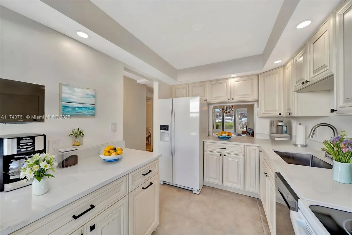 South Florida Real Estate | View 3221 NE 8th St, 103 | Listing