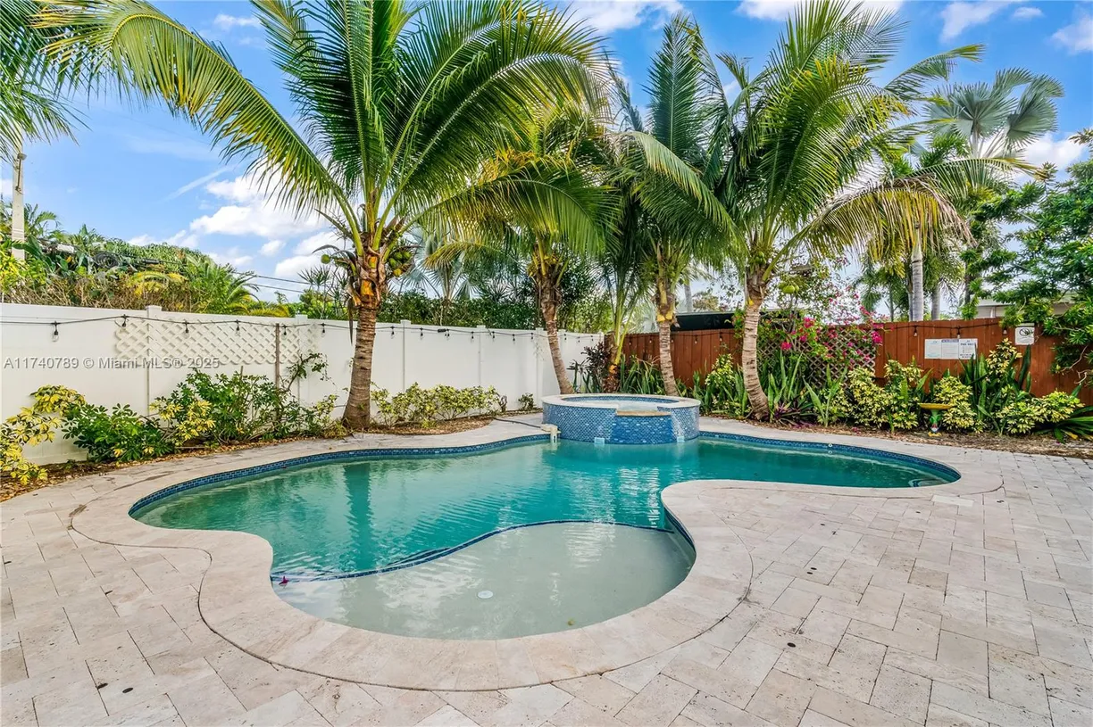 South Florida Real Estate | View 1631 N Andrews Sq | Listing