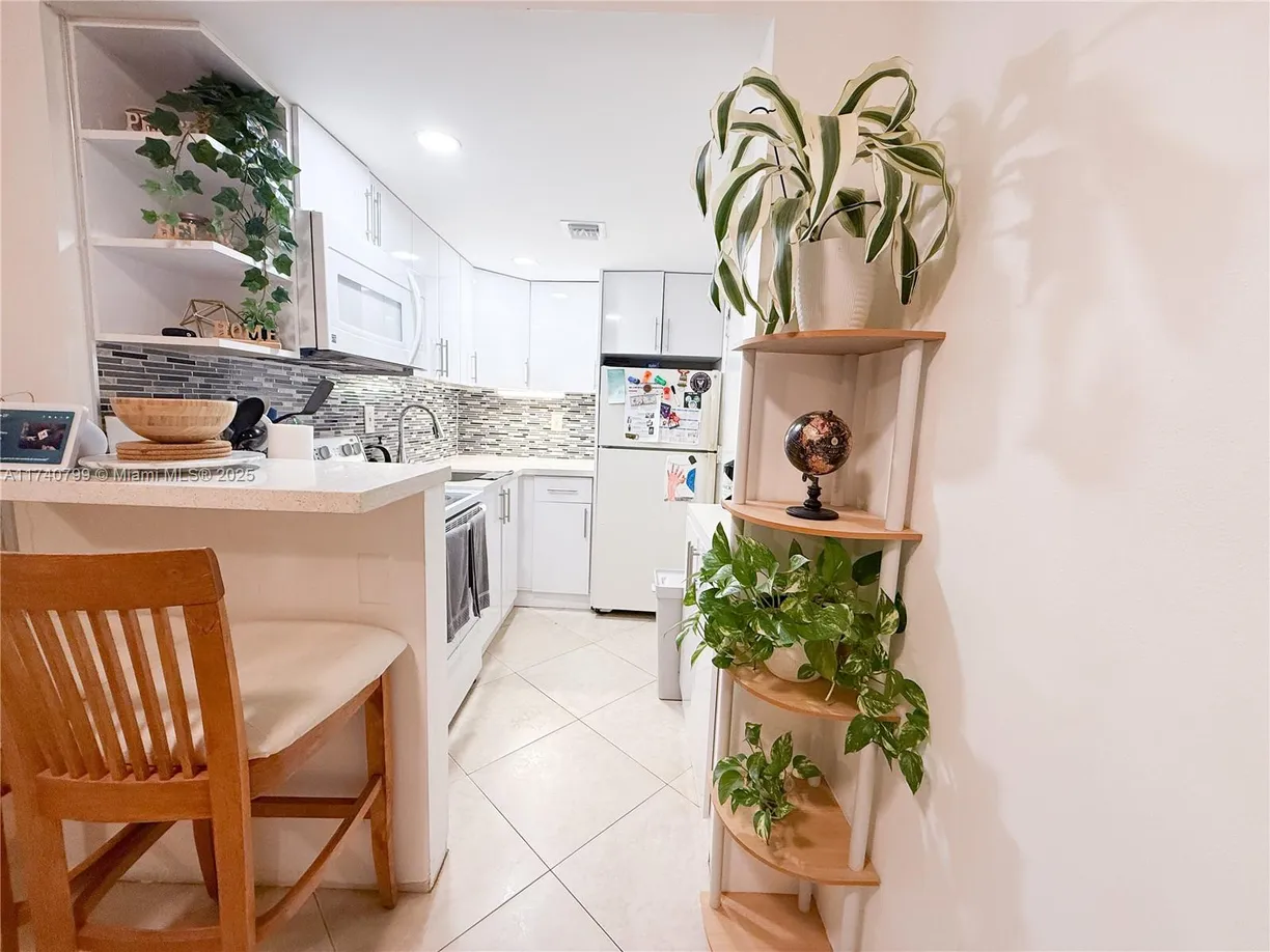 South Florida Real Estate | View 3550 NW 8th Ave, 513 | 2 Beds, 1 Bath