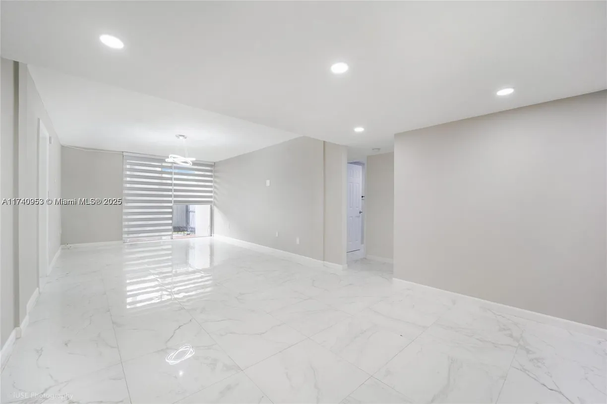 South Florida Real Estate | View 10000 NW 80th, 2102 | 3 Beds, 2 Baths