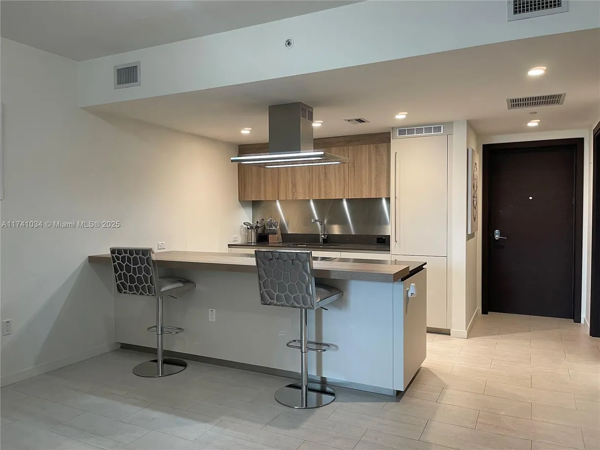 South Florida Real Estate | View 1000 Brickell Plz, 2003 | Listing