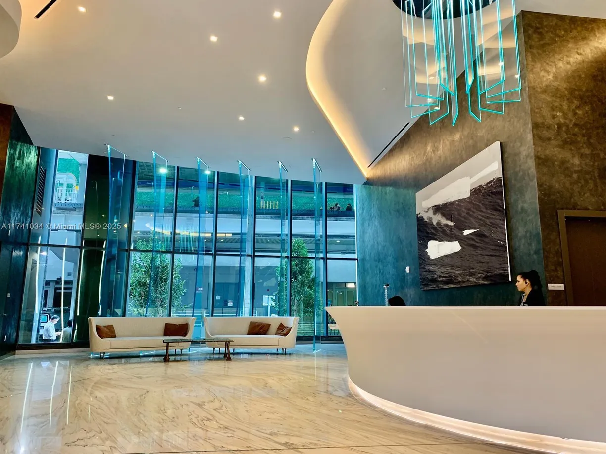 South Florida Real Estate | View 1000 Brickell Plz, 2003 | 1 Bed, 1 Bath