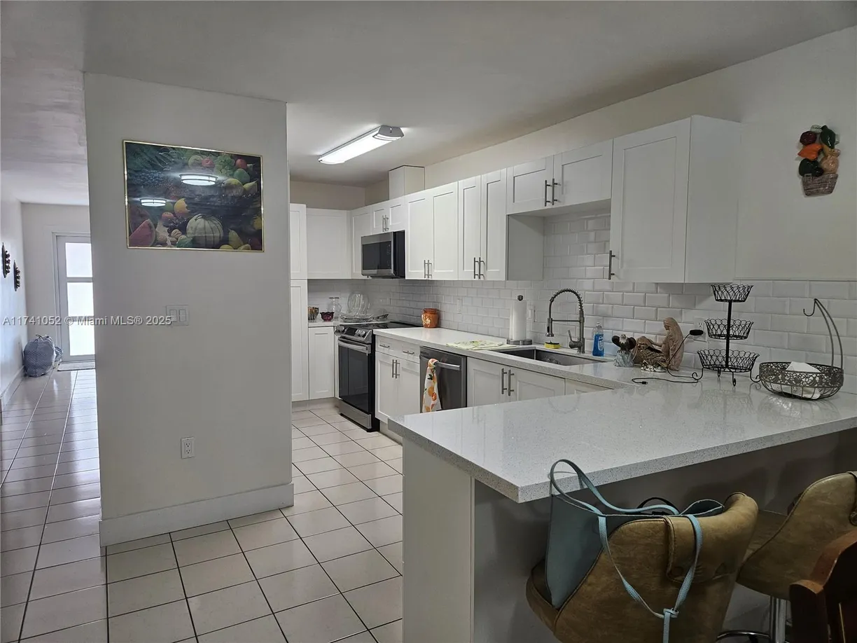South Florida Real Estate | View  | Listing