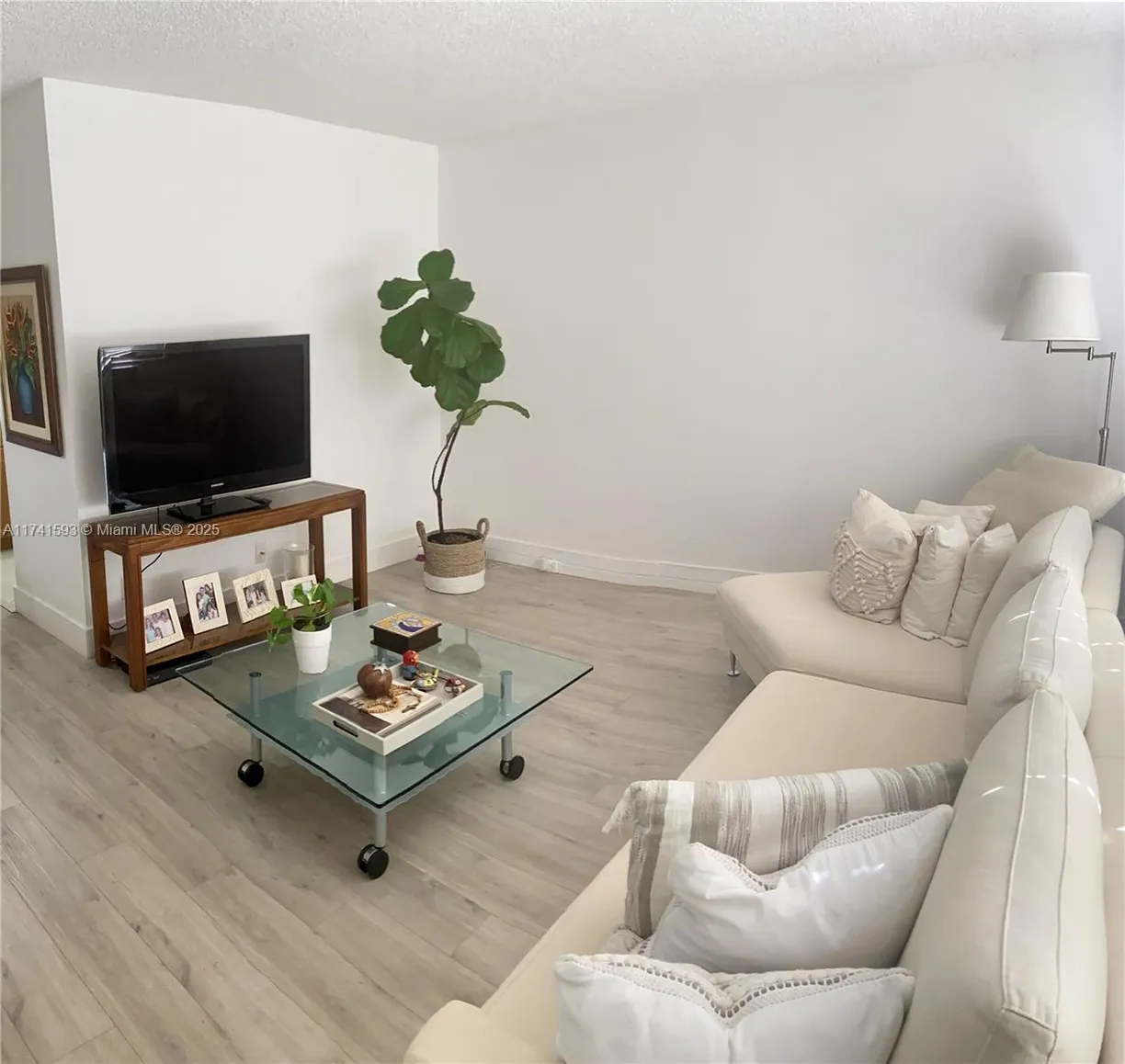 South Florida Real Estate | View 801 SW 133rd Ter, 210K | Listing