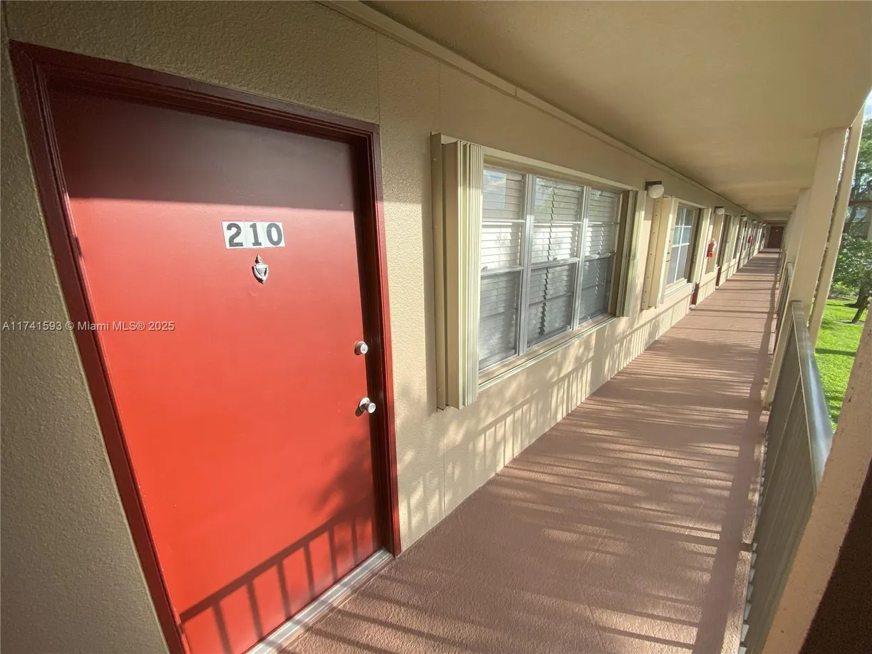 South Florida Real Estate | View 801 SW 133rd Ter, 210K | 1 Bed, 1 Bath