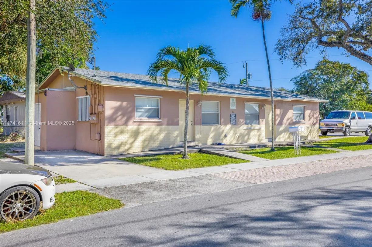 South Florida Real Estate | View 6 NW 7th Ave | Listing