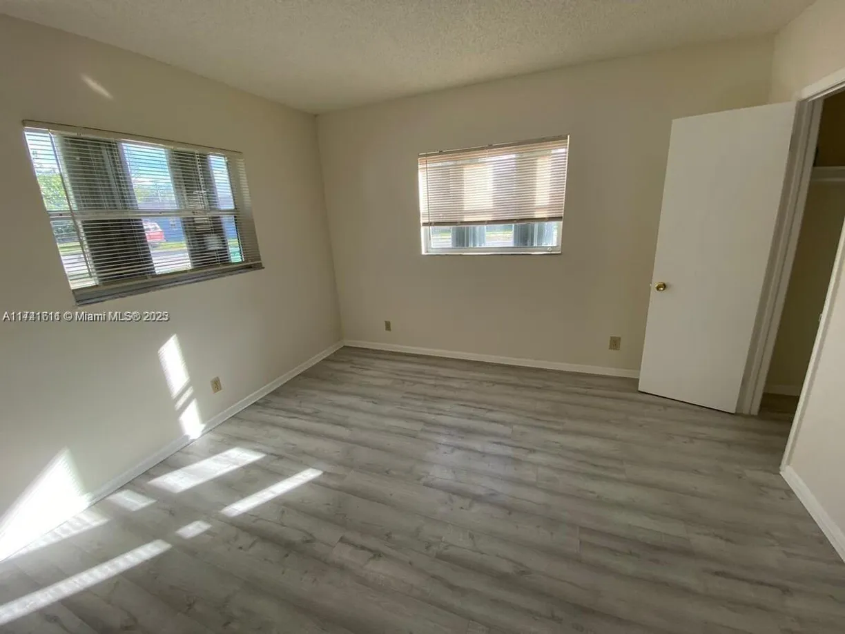 South Florida Real Estate | View 6 NW 7th Ave | Listing