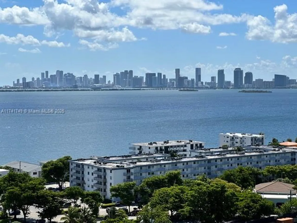 South Florida Real Estate | View 7601 E Treasure Dr, 1905 | Listing