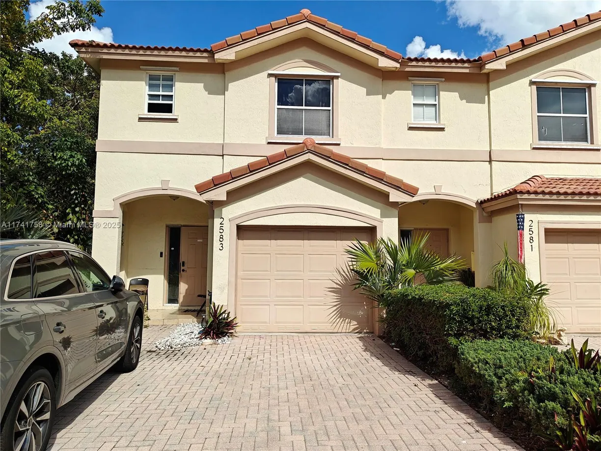 South Florida Real Estate | View 2583 Riverside Dr, 2583 | Listing