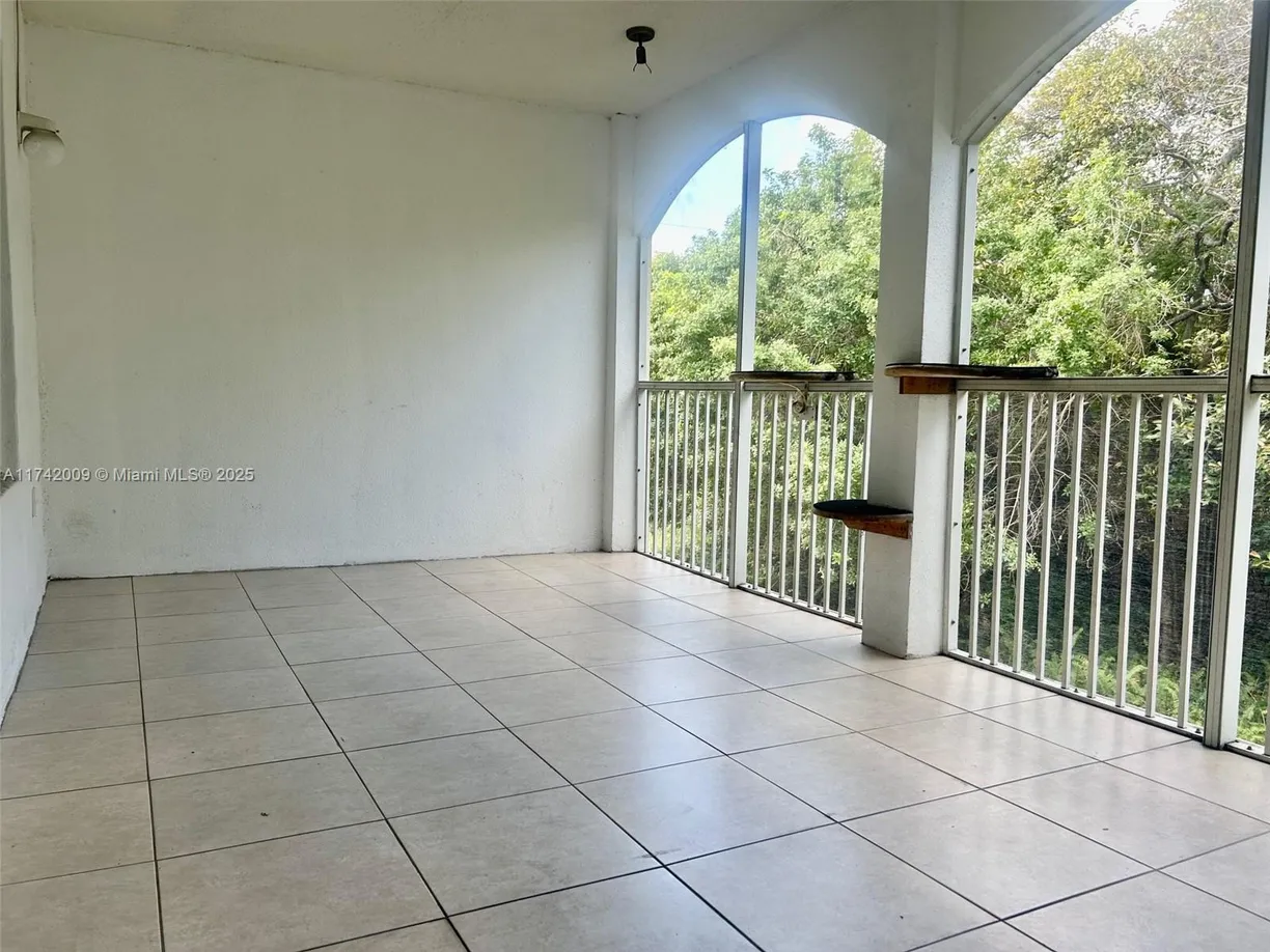 South Florida Real Estate | View 815 W Boynton Beach Blvd, 9-207 | 2 Beds, 2 Baths