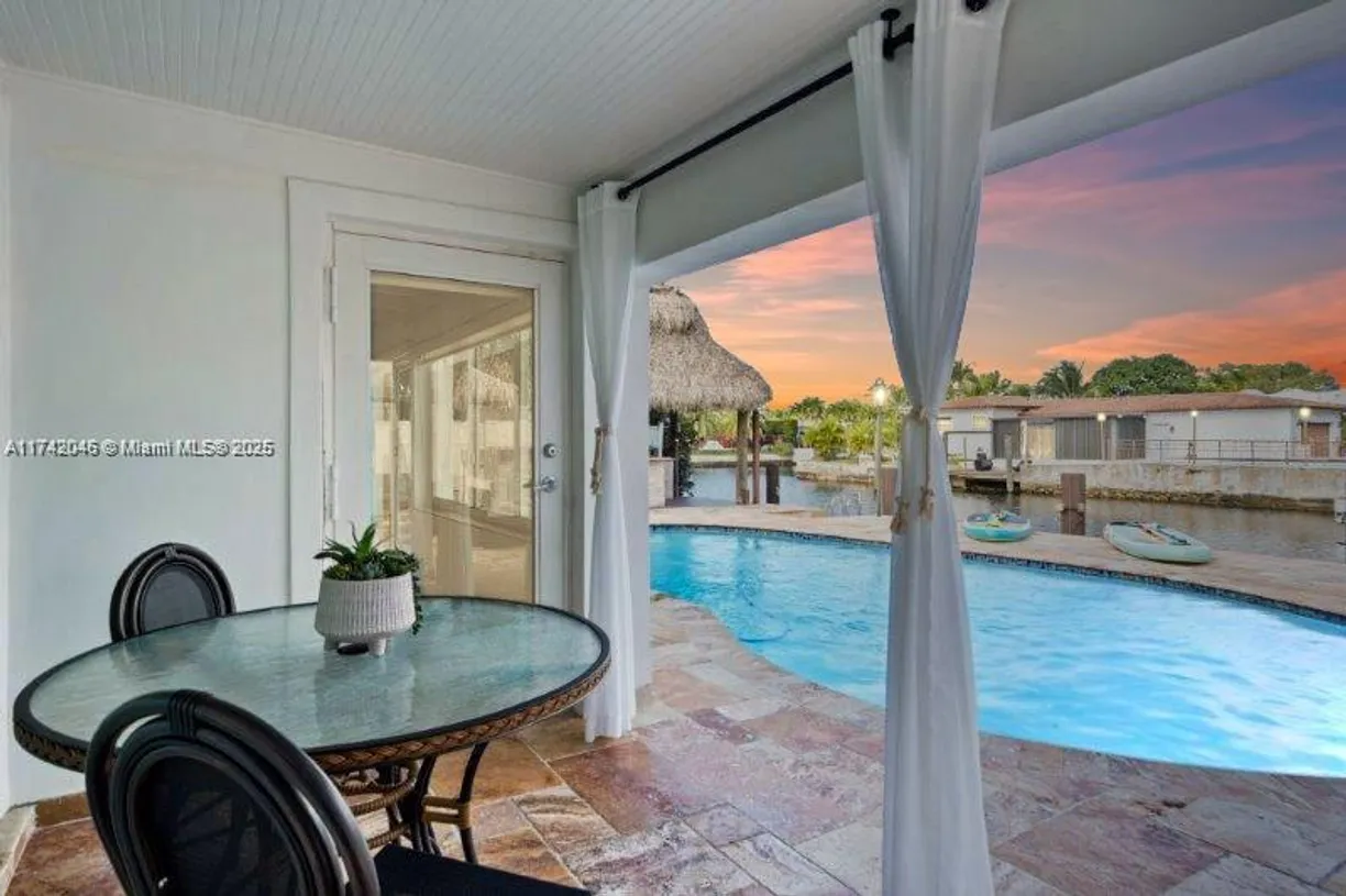 South Florida Real Estate | View 2015 N Hibiscus, 2015 | Listing