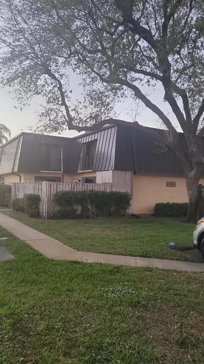 South Florida Real Estate | View 2464 Waterside Dr, 2464 | Listing