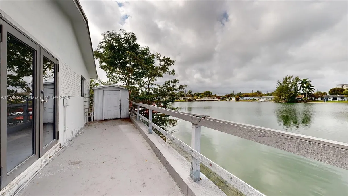 South Florida Real Estate | View 220 SW 8th Ave, 2 | 2 Beds, 1 Bath