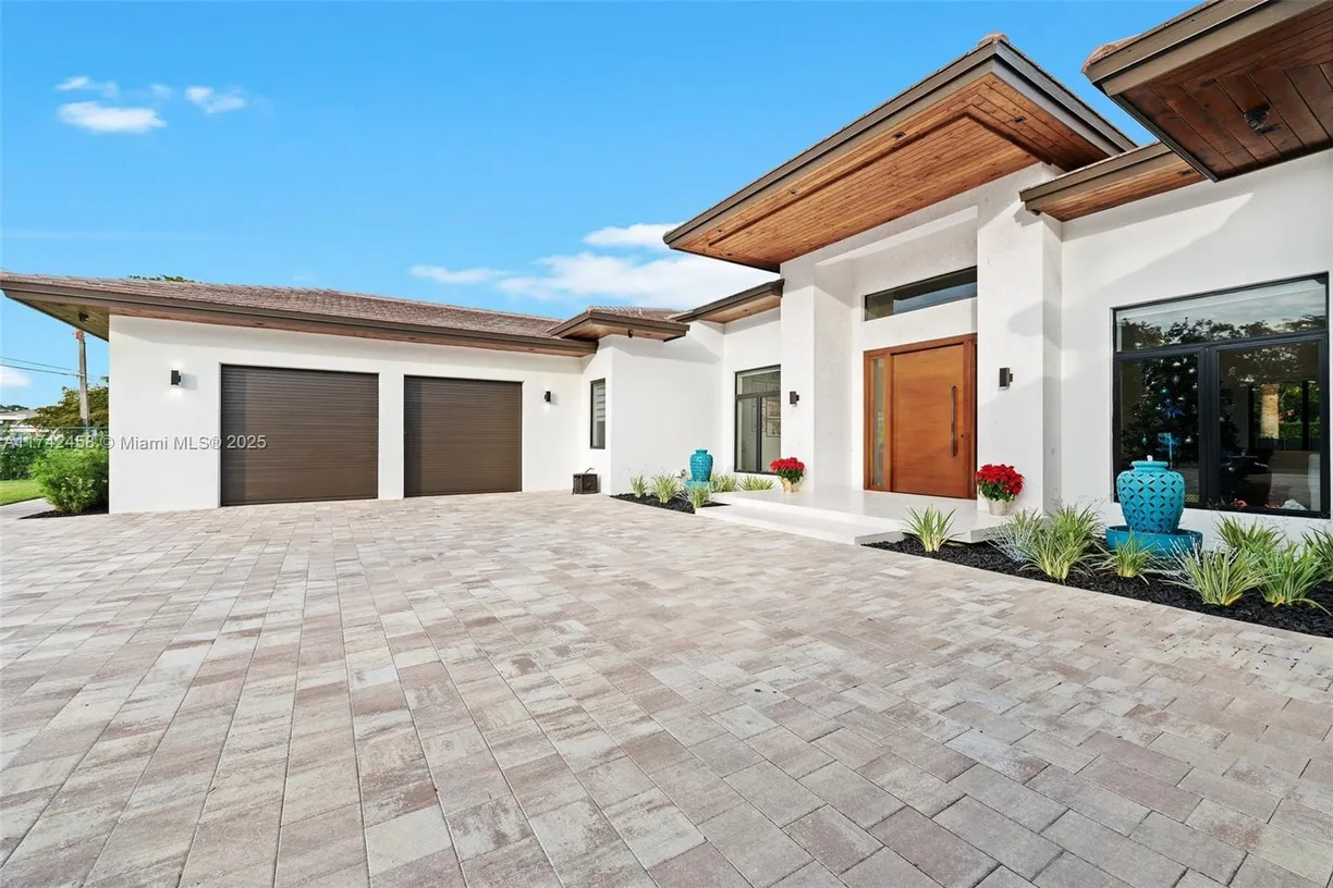 South Florida Real Estate | View 7775 SW 72nd Ave | Listing