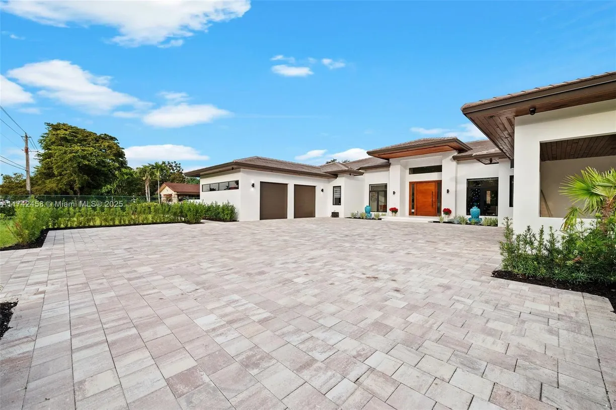 South Florida Real Estate | View 7775 SW 72nd Ave | Listing
