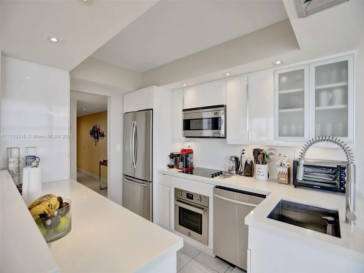 South Florida Real Estate | View 18011 Biscayne Blvd, 1904 | Listing