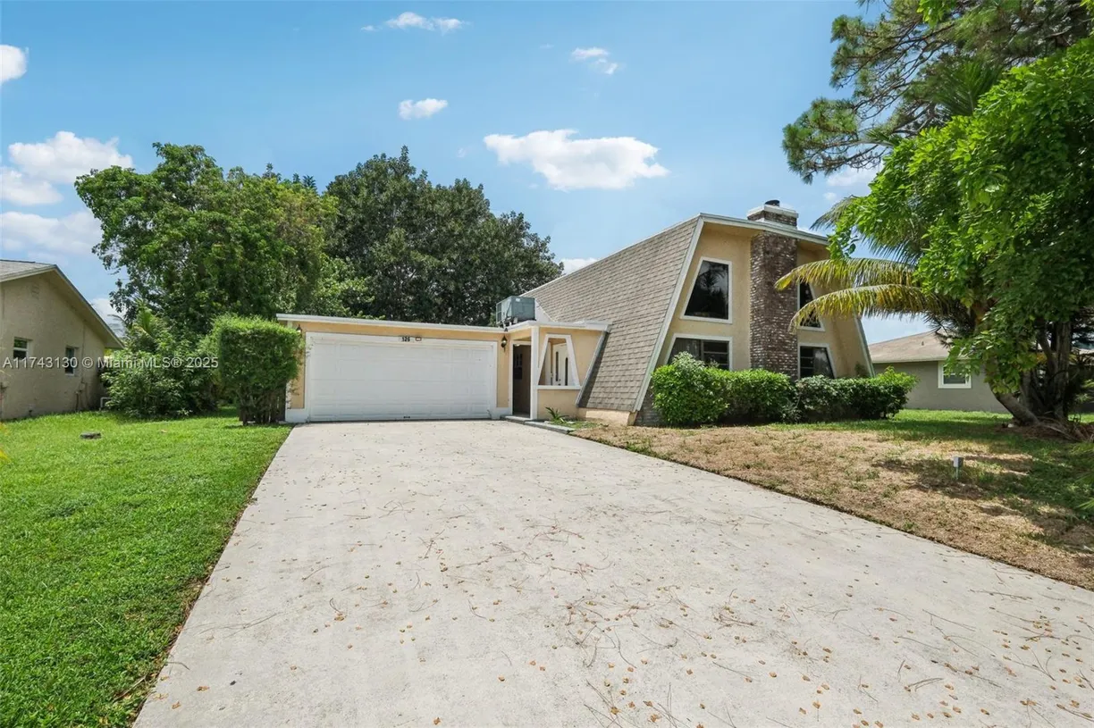 South Florida Real Estate | View 126 Barcelona Dr | Listing