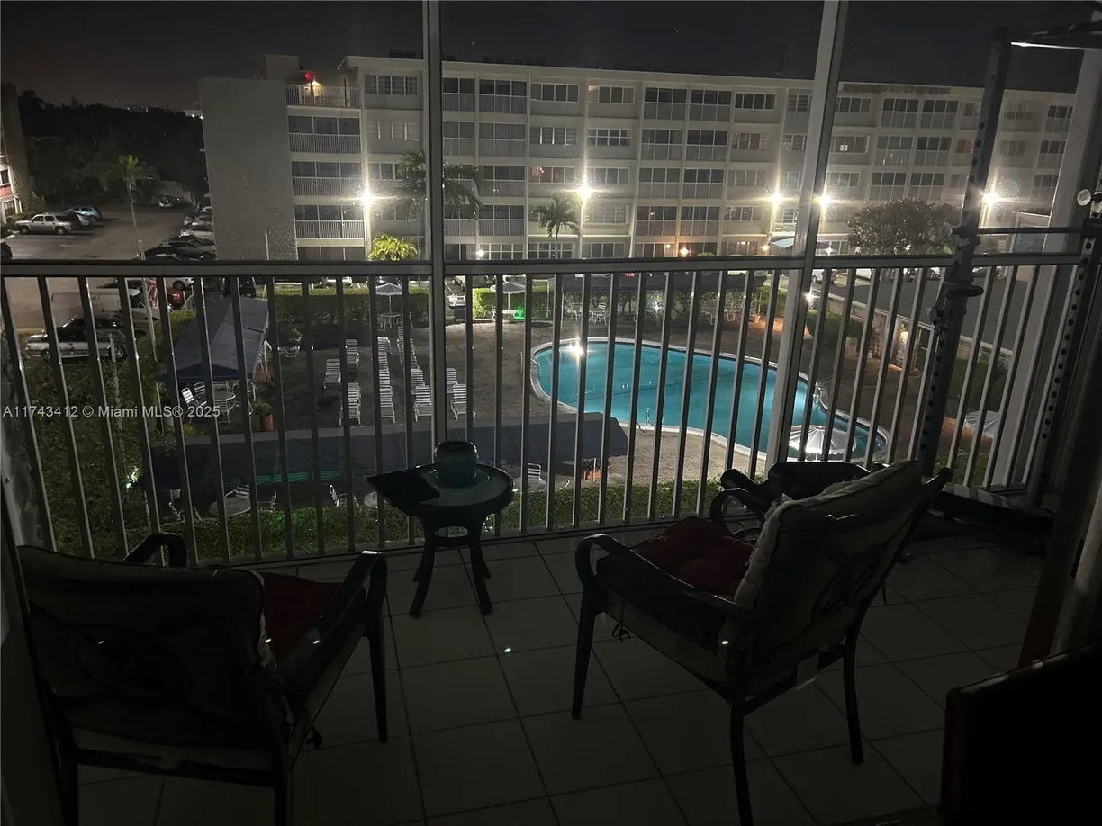 South Florida Real Estate | View 329 SE 3rd St, 405T | 2 Beds, 2 Baths