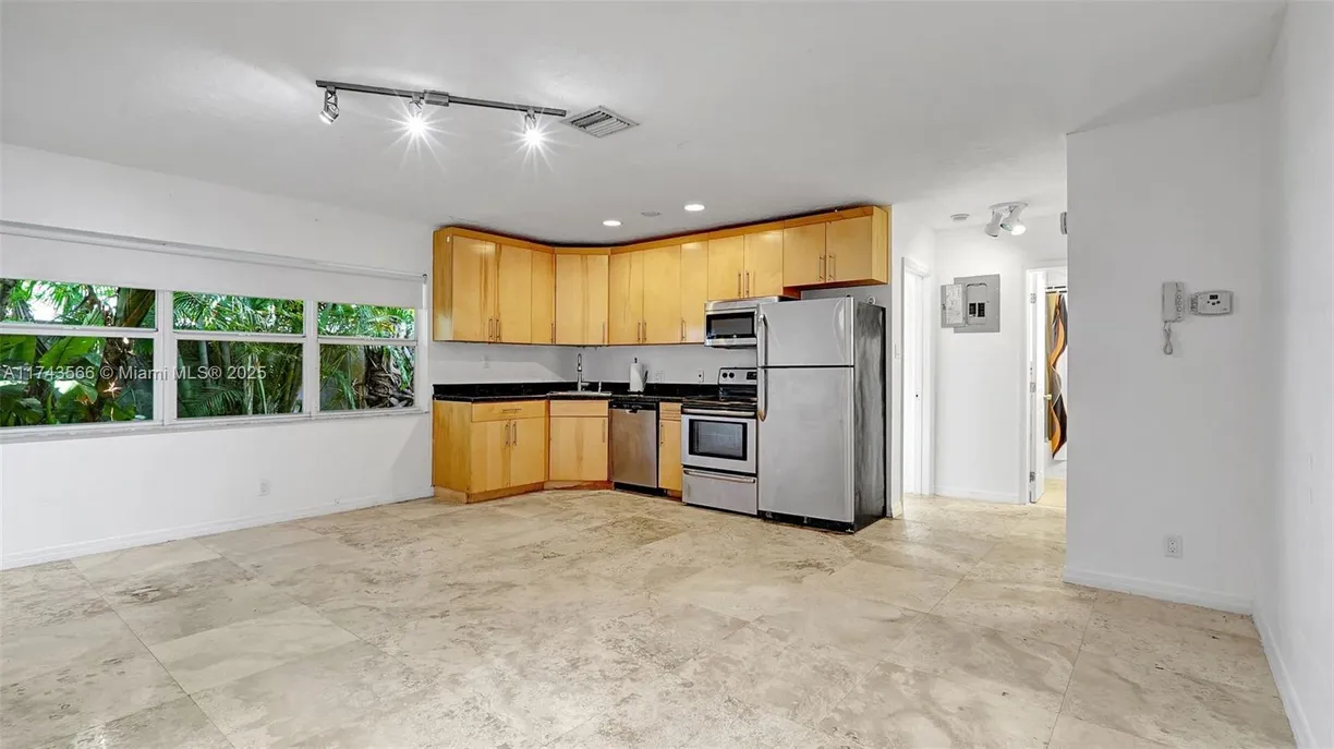 South Florida Real Estate | View 1348 Holly Heights Dr, 17 | 1 Bed, 1 Bath