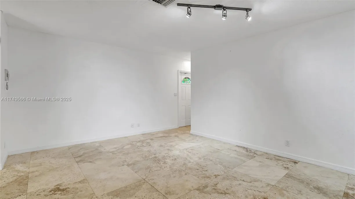 South Florida Real Estate | View 1348 Holly Heights Dr, 17 | Listing