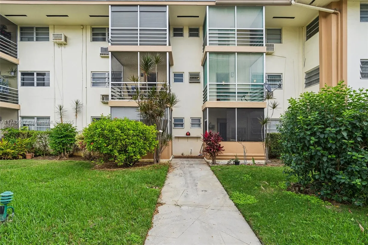 South Florida Real Estate | View 17090 NE 14th Ave, 205 | Listing
