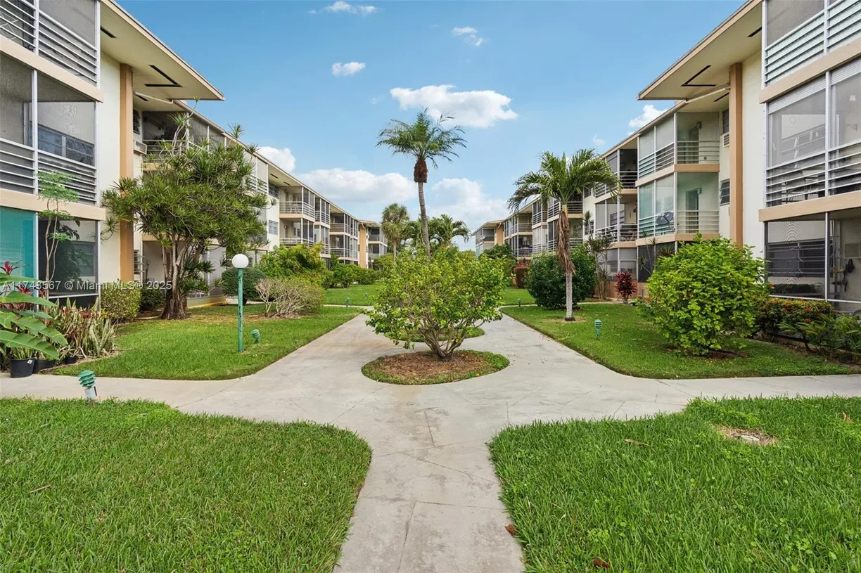 South Florida Real Estate | View 17090 NE 14th Ave, 205 | Listing