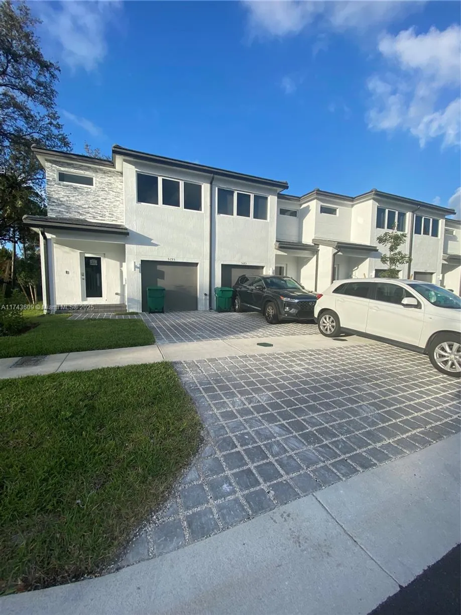 South Florida Real Estate | View 5195 SW 37th St | Listing