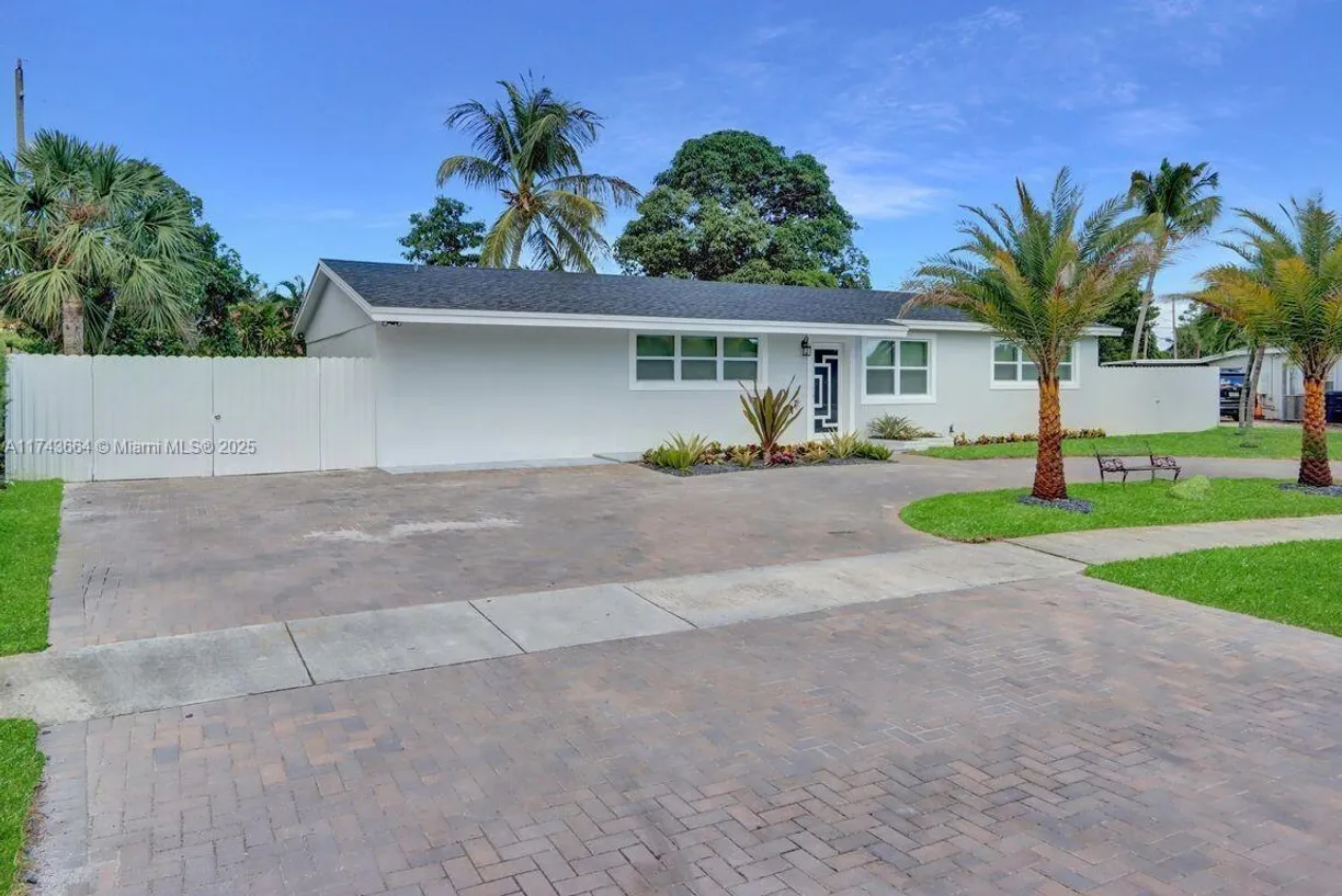 South Florida Real Estate | View 2465 Edgewater Dr | Listing