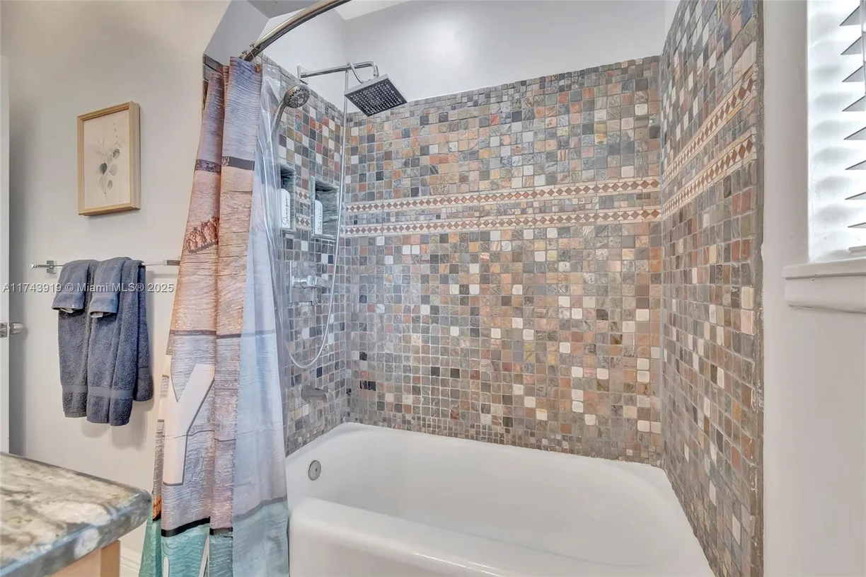 South Florida Real Estate | View 515 SW 9th St | Listing