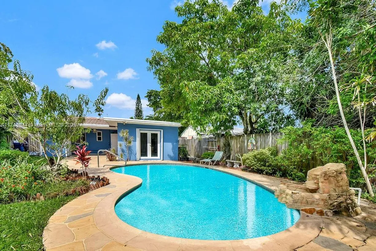 South Florida Real Estate | View 1328 N Andrews Ave | Listing