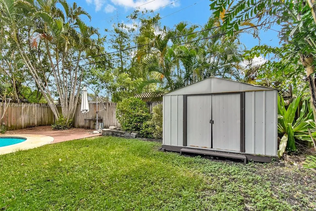 South Florida Real Estate | View 1328 N Andrews Ave | Listing