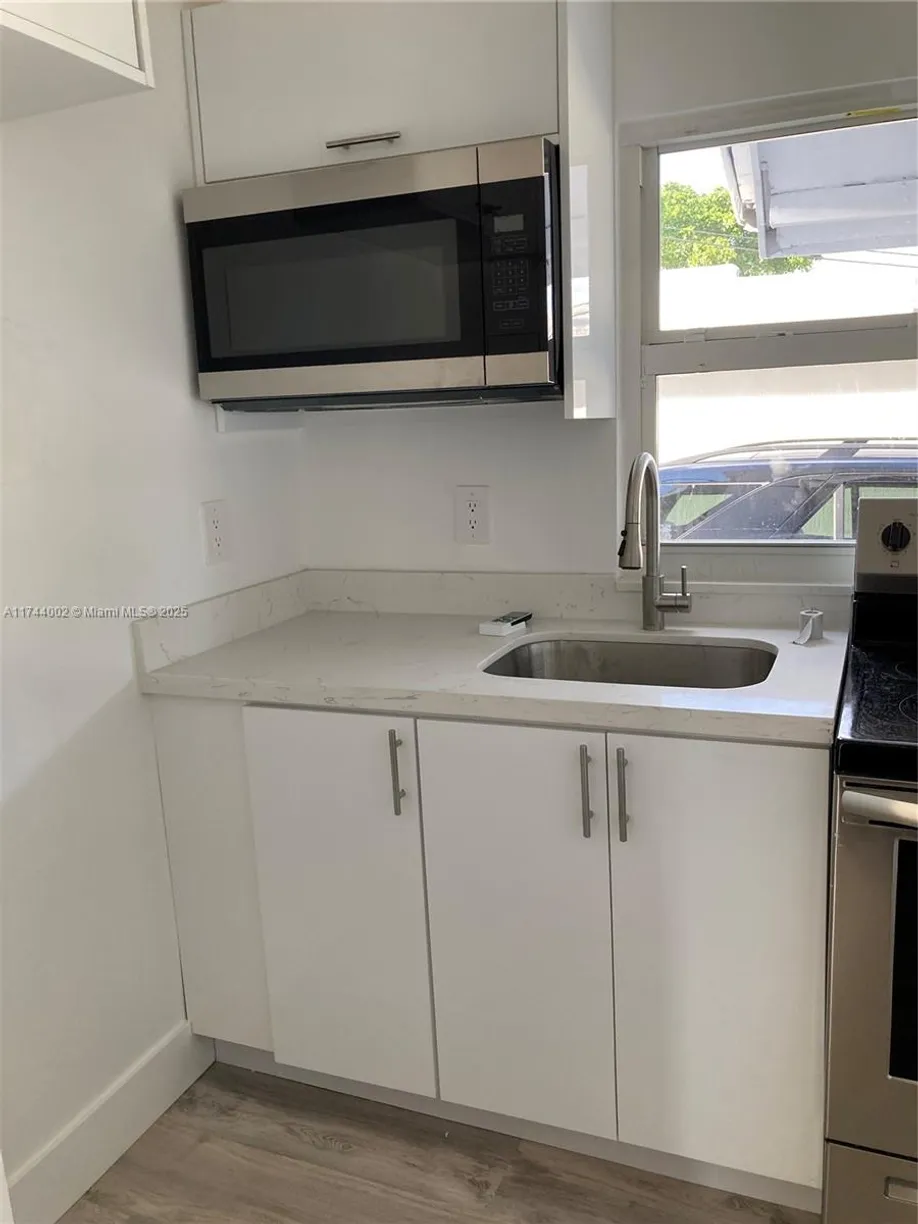 South Florida Real Estate | View 1719 NW 1st St, 2 | Listing