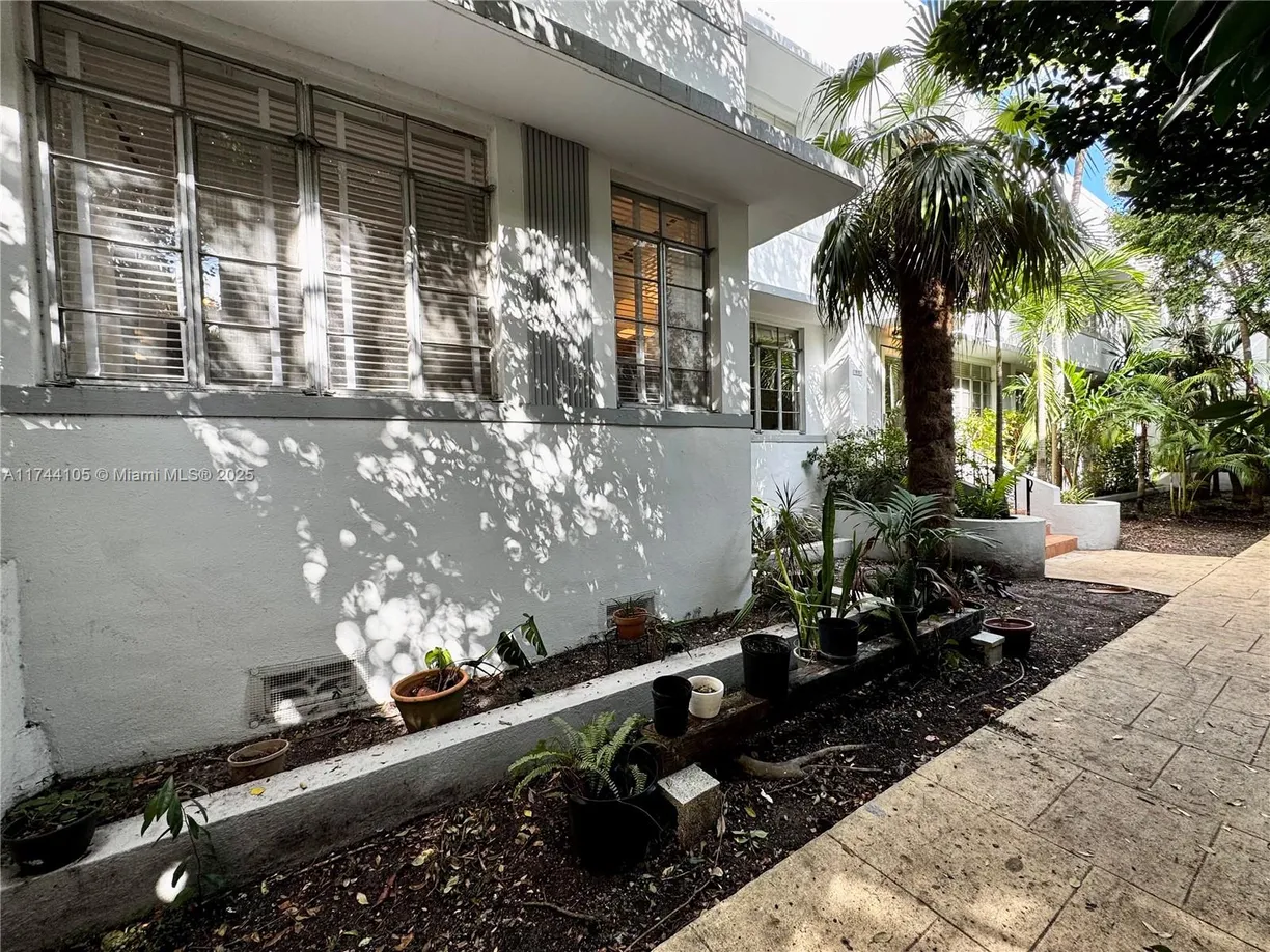 South Florida Real Estate | View 815 Lenox Ave, 1 | Listing
