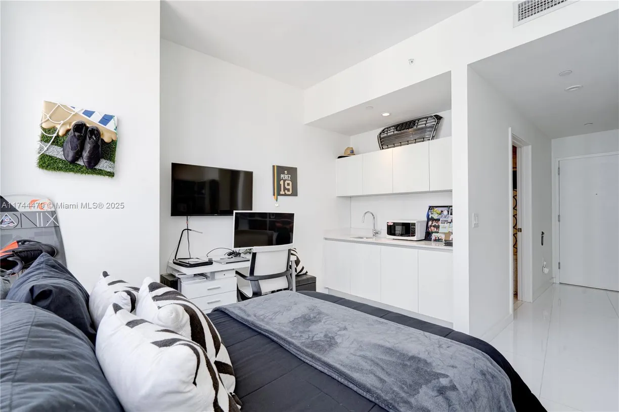 South Florida Real Estate | View 851 NE 1st Ave, 2901 | Listing