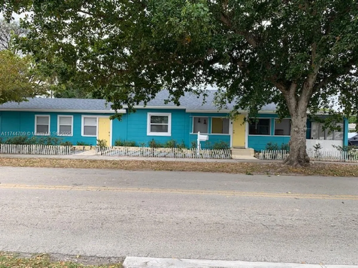 South Florida Real Estate | View 1218 N 24th Ave
