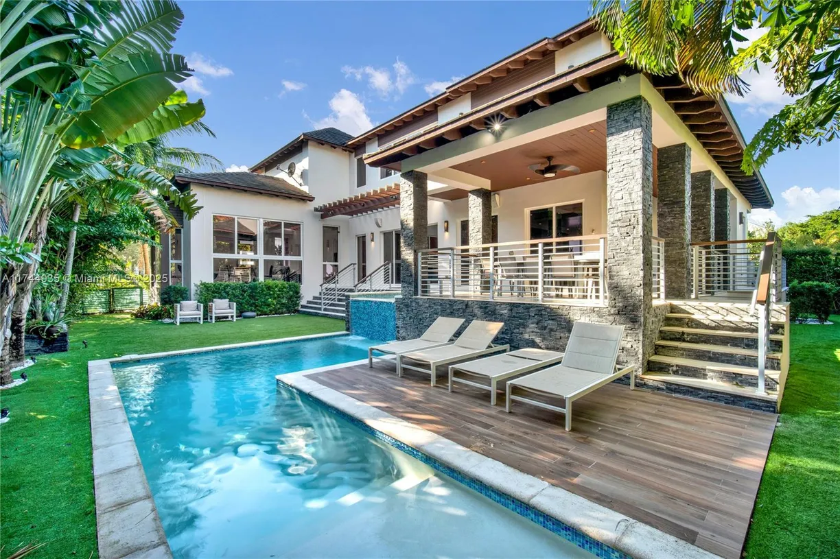 South Florida Real Estate | View 573 Warren Ln | 5 Beds, 5 Baths