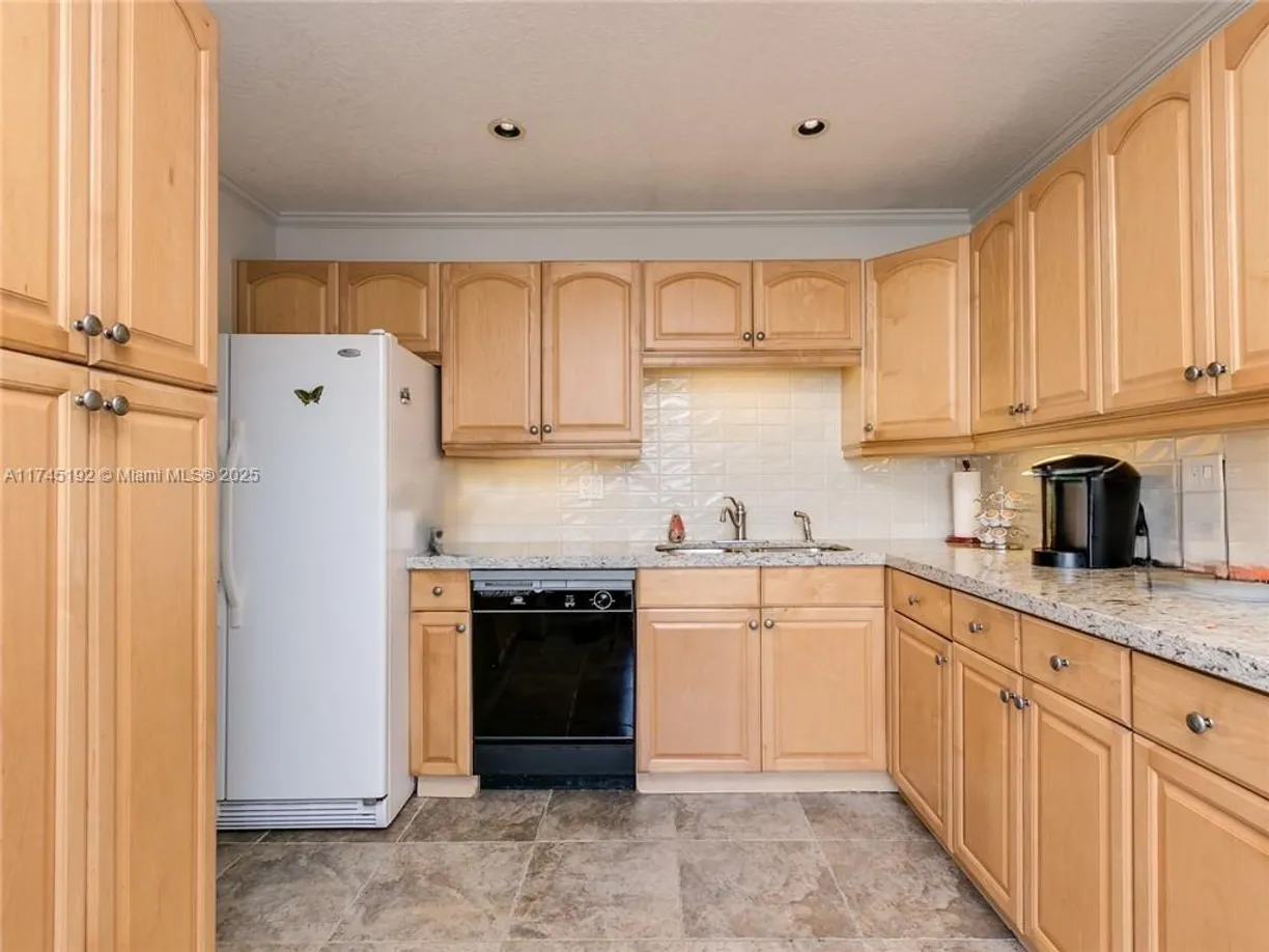 South Florida Real Estate | View 300 NE 14th Ave, 501 | Listing