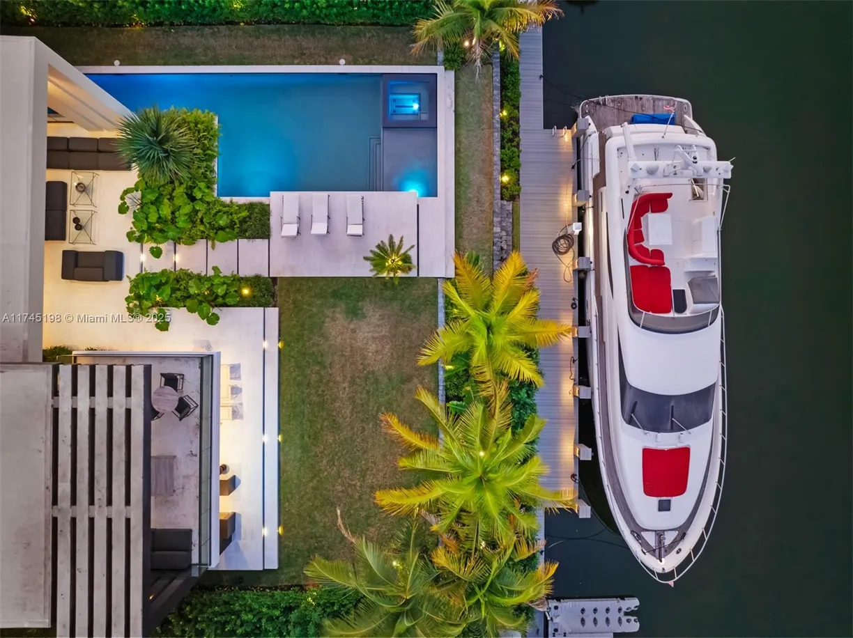 South Florida Real Estate | View 478 Tamarind Dr | Listing