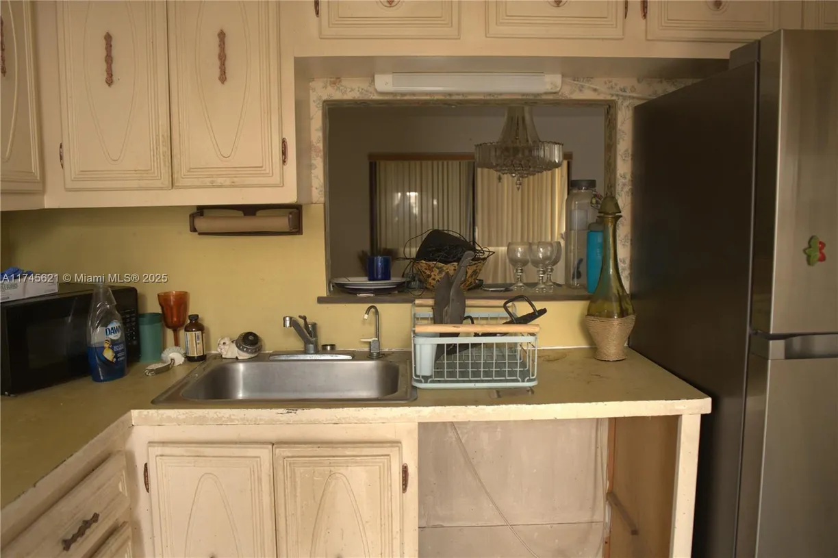South Florida Real Estate | View 4270 NW 40th St, 103 | 1 Bed, 1 Bath