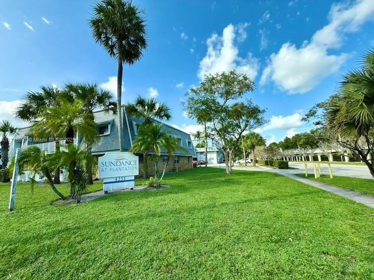 South Florida Real Estate | View 4251 NW 5th St, 108 | 1 Bed, 1 Bath
