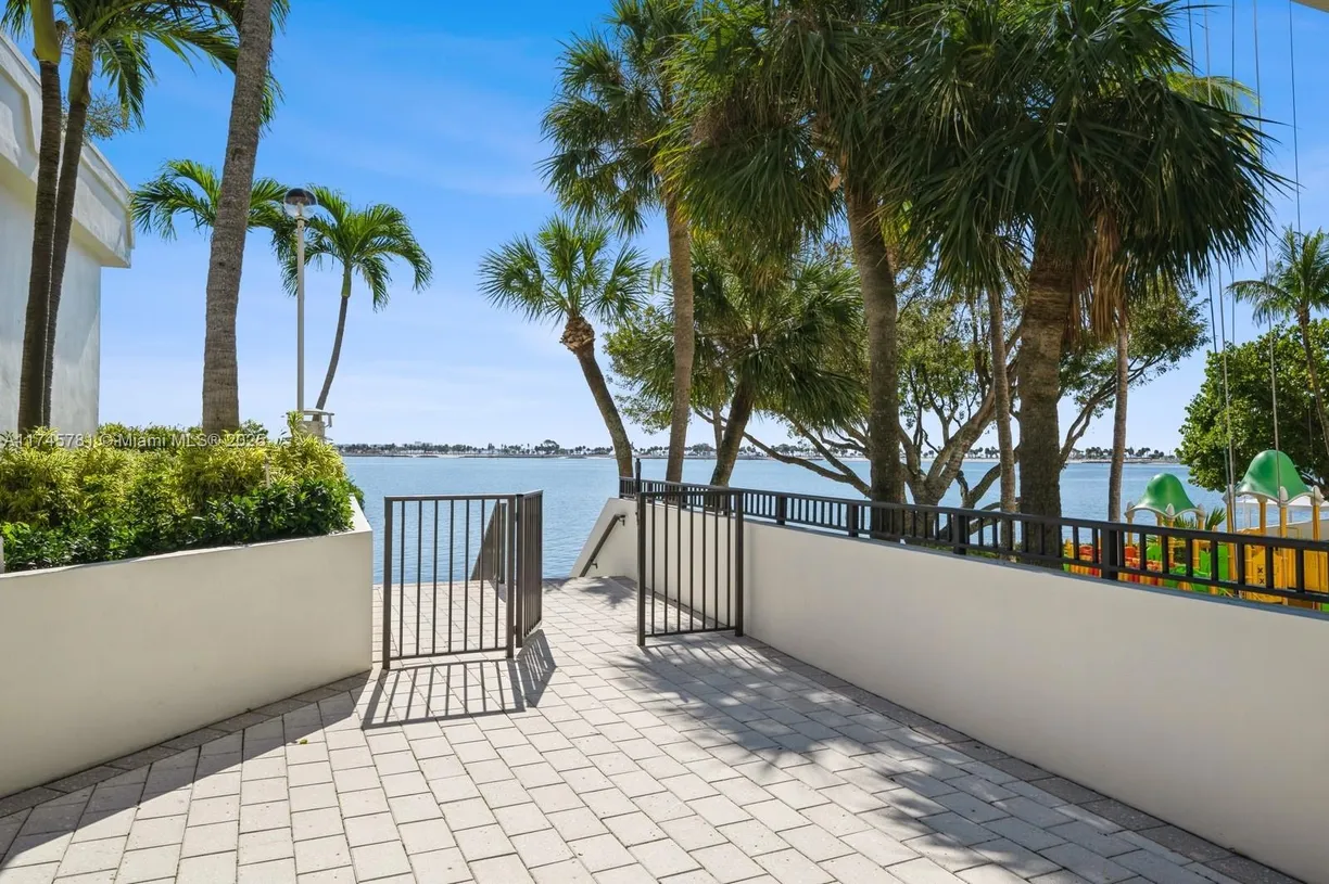 South Florida Real Estate | View 1915 Brickell Ave | Listing