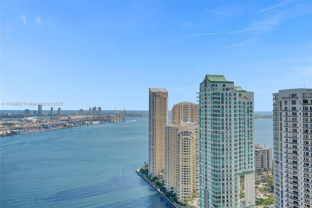 South Florida Real Estate | View 300 Biscayne Blvd Way, 3405 | 2 Beds, 3 Baths