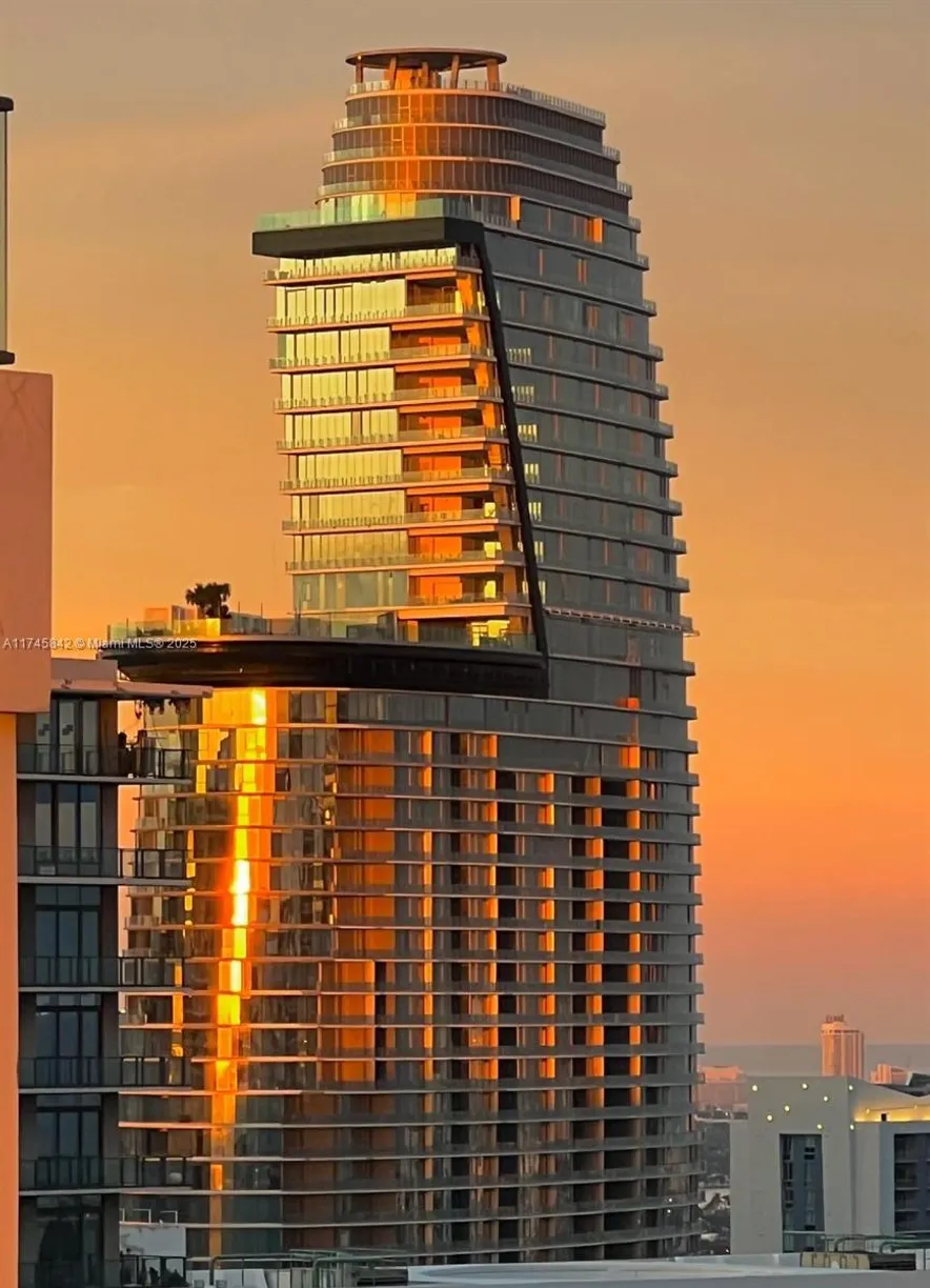 South Florida Real Estate | View 300 Biscayne Blvd Way, 3405 | Listing