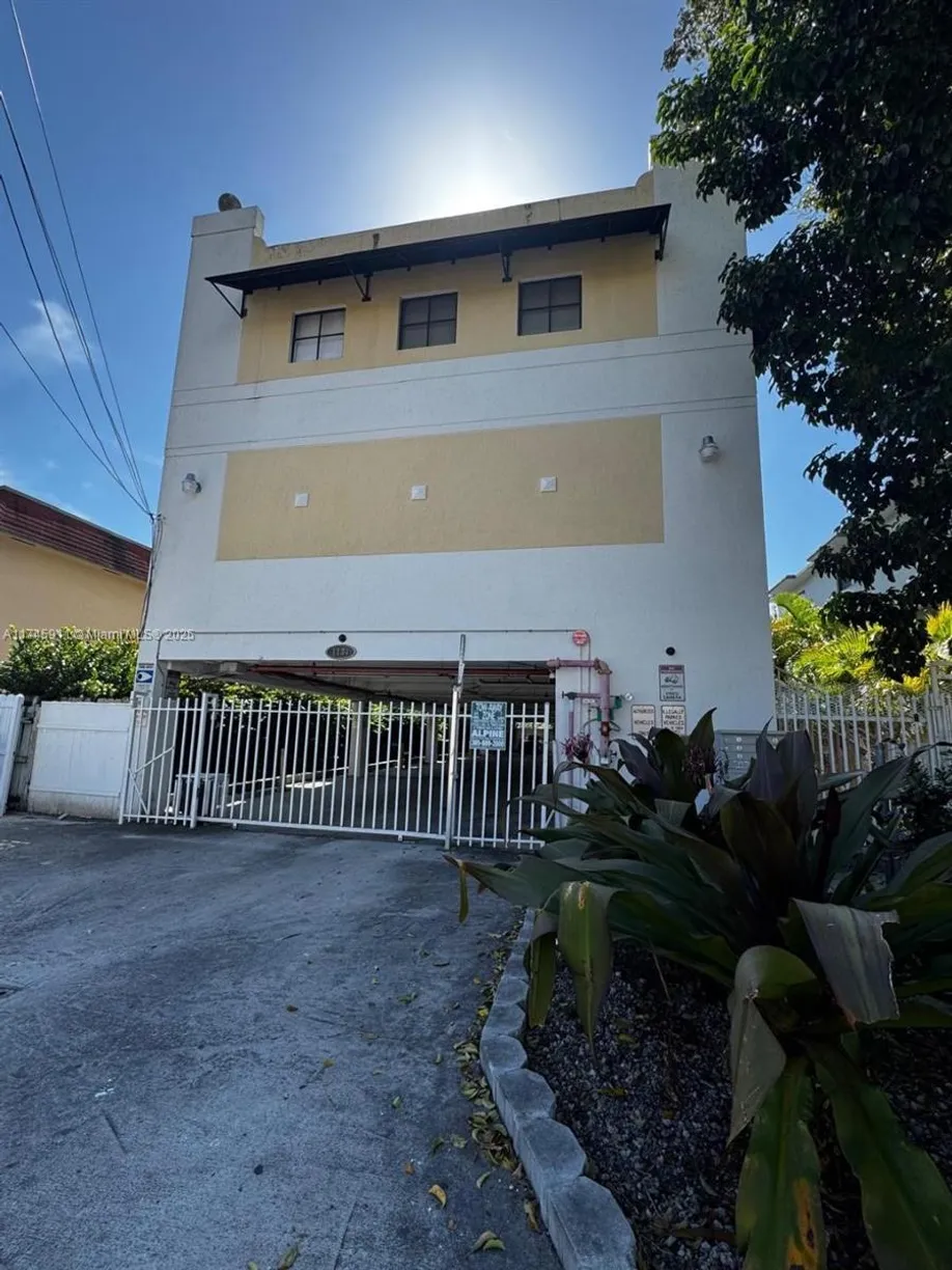 South Florida Real Estate | View 1134 NW 5th St, 3 | 1 Bed, 1 Bath