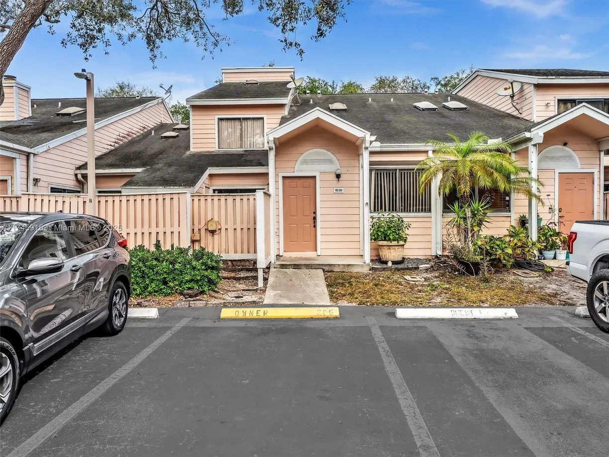 South Florida Real Estate | View 1836 Racquet Ct, 1836 | Listing