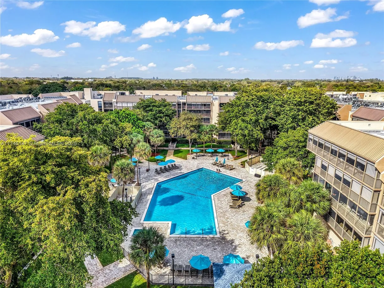 South Florida Real Estate | View 2802 N 46th Ave, B315 | 2 Beds, 2 Baths